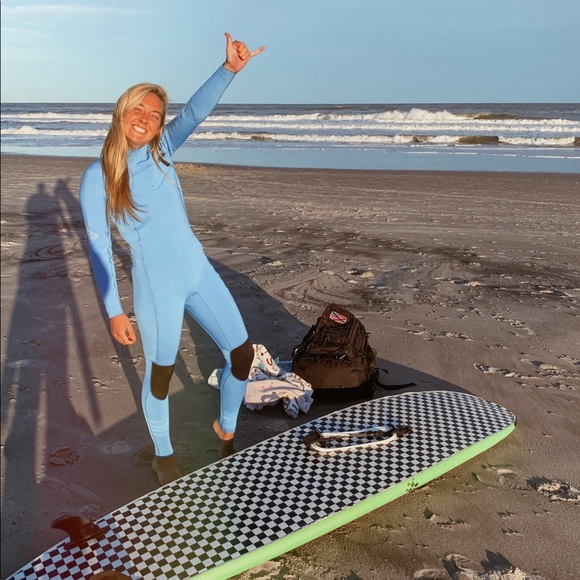 Meet your Posher, Mel - Picture 4 of 7